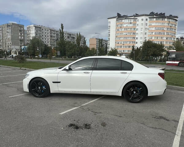 Белый БМВ 7 Серия, объемом двигателя 2.98 л и пробегом 199 тыс. км за 25000 $, фото 1 на Automoto.ua