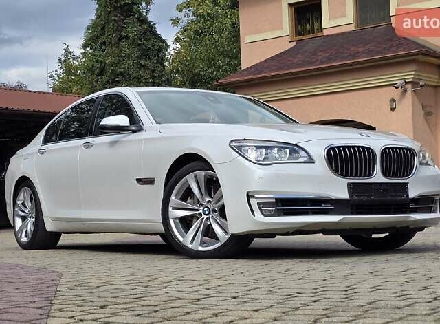 Белый БМВ 7 Серия, объемом двигателя 3 л и пробегом 240 тыс. км за 26555 $, фото 1 на Automoto.ua