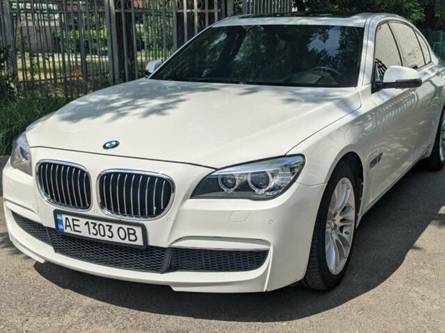 Белый БМВ 7 Серия, объемом двигателя 3 л и пробегом 125 тыс. км за 24500 $, фото 1 на Automoto.ua