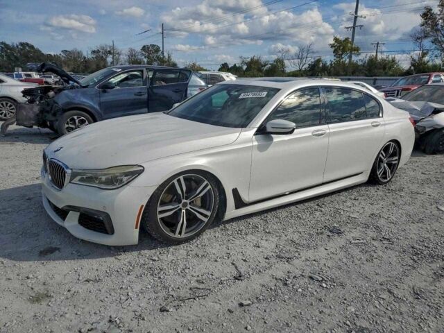 Белый БМВ 7 Серия, объемом двигателя 4.4 л и пробегом 103 тыс. км за 7400 $, фото 1 на Automoto.ua