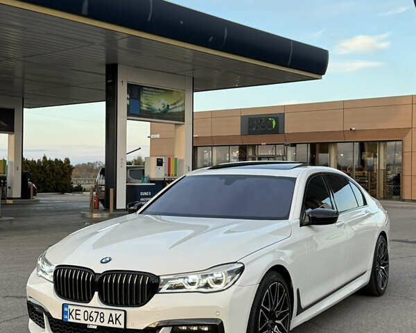 Белый БМВ 7 Серия, объемом двигателя 4.4 л и пробегом 126 тыс. км за 27777 $, фото 1 на Automoto.ua