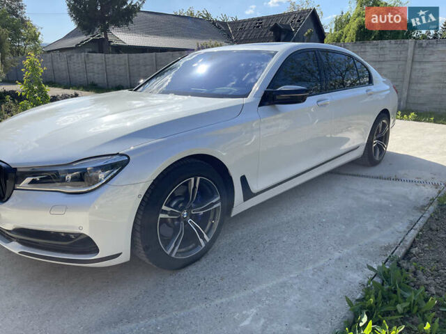 Белый БМВ 7 Серия, объемом двигателя 2.99 л и пробегом 255 тыс. км за 35700 $, фото 1 на Automoto.ua