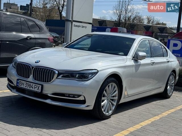 Белый БМВ 7 Серия, объемом двигателя 3 л и пробегом 98 тыс. км за 39999 $, фото 1 на Automoto.ua