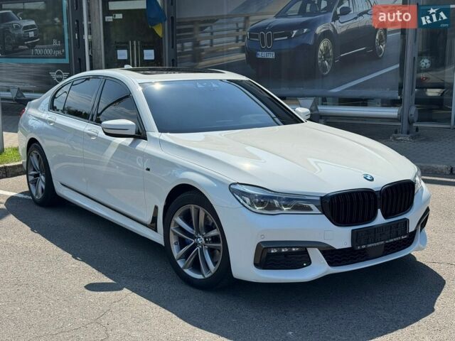 Белый БМВ 7 Серия, объемом двигателя 2.99 л и пробегом 215 тыс. км за 34900 $, фото 1 на Automoto.ua