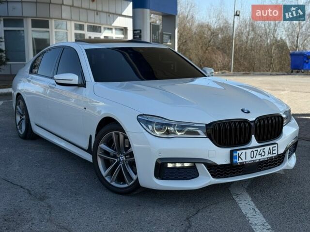 Белый БМВ 7 Серия, объемом двигателя 3 л и пробегом 205 тыс. км за 34500 $, фото 1 на Automoto.ua