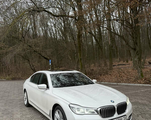 Белый БМВ 7 Серия, объемом двигателя 2.99 л и пробегом 176 тыс. км за 40000 $, фото 1 на Automoto.ua