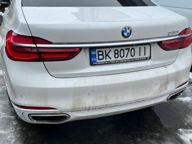 Белый БМВ 7 Серия, объемом двигателя 2 л и пробегом 223 тыс. км за 29499 $, фото 1 на Automoto.ua