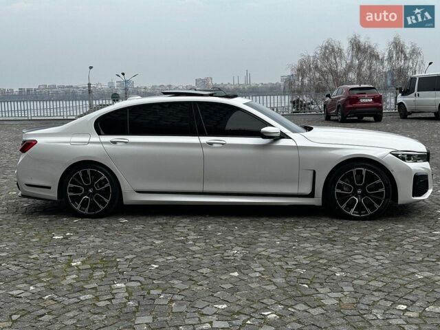 Белый БМВ 7 Серия, объемом двигателя 4.39 л и пробегом 153 тыс. км за 28500 $, фото 1 на Automoto.ua