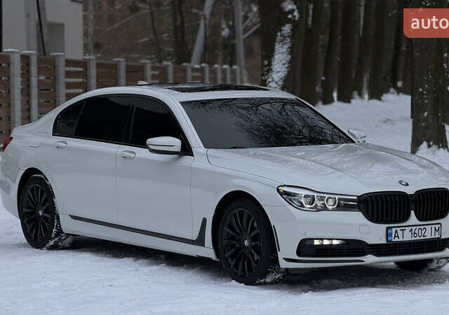 Белый БМВ 7 Серия, объемом двигателя 3 л и пробегом 148 тыс. км за 27000 $, фото 1 на Automoto.ua