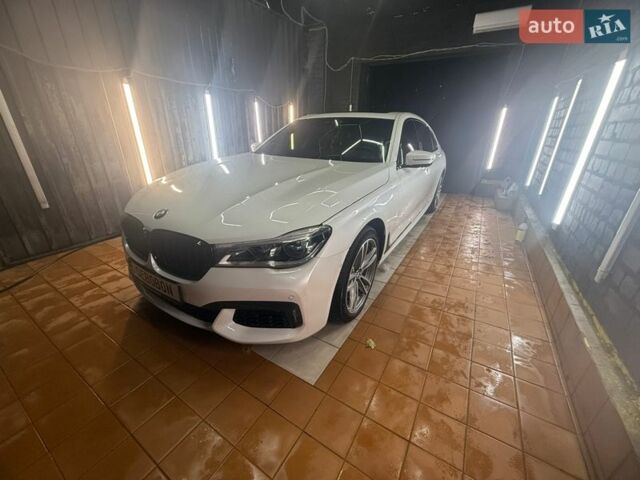 Белый БМВ 7 Серия, объемом двигателя 4.39 л и пробегом 88 тыс. км за 39000 $, фото 1 на Automoto.ua
