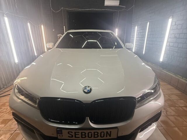 Белый БМВ 7 Серия, объемом двигателя 4.4 л и пробегом 88 тыс. км за 39000 $, фото 1 на Automoto.ua