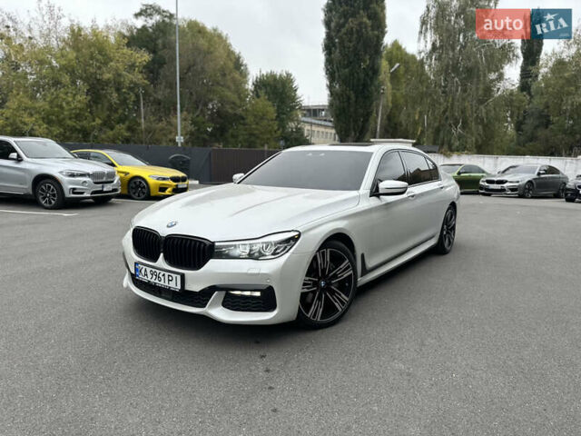 Белый БМВ 7 Серия, объемом двигателя 3 л и пробегом 150 тыс. км за 31500 $, фото 1 на Automoto.ua