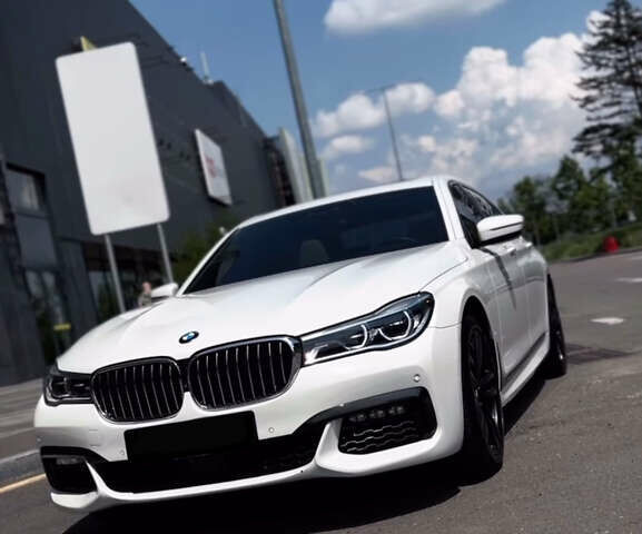 Белый БМВ 7 Серия, объемом двигателя 4.39 л и пробегом 87 тыс. км за 38500 $, фото 1 на Automoto.ua