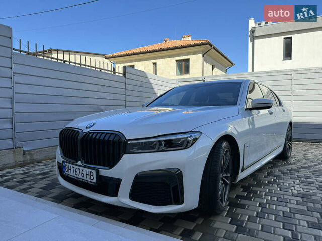 Белый БМВ 7 Серия, объемом двигателя 2 л и пробегом 8 тыс. км за 75000 $, фото 1 на Automoto.ua