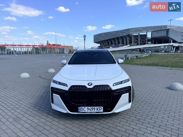 Білий БМВ 7 Серія, об'ємом двигуна 3 л та пробігом 17 тис. км за 99500 $, фото 1 на Automoto.ua
