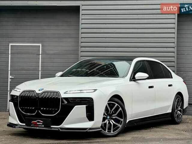 Белый БМВ 7 Серия, объемом двигателя 4.39 л и пробегом 31 тыс. км за 139900 $, фото 1 на Automoto.ua