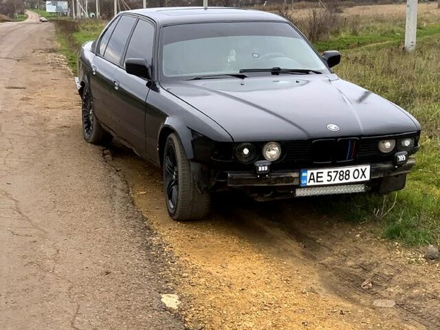 Черный БМВ 7 Серия, объемом двигателя 3 л и пробегом 0 тыс. км за 1600 $, фото 1 на Automoto.ua