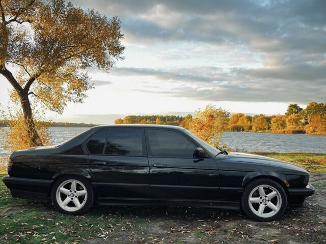 Черный БМВ 7 Серия, объемом двигателя 3 л и пробегом 450 тыс. км за 4500 $, фото 1 на Automoto.ua