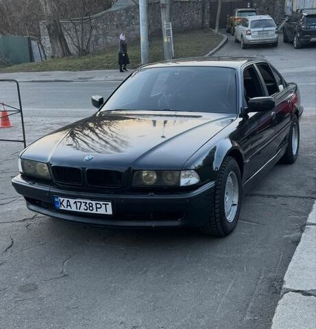 Черный БМВ 7 Серия, объемом двигателя 2.8 л и пробегом 511 тыс. км за 4700 $, фото 1 на Automoto.ua
