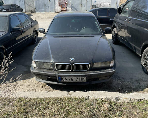 Чорний БМВ 7 Серія, об'ємом двигуна 4.4 л та пробігом 513 тис. км за 3000 $, фото 1 на Automoto.ua