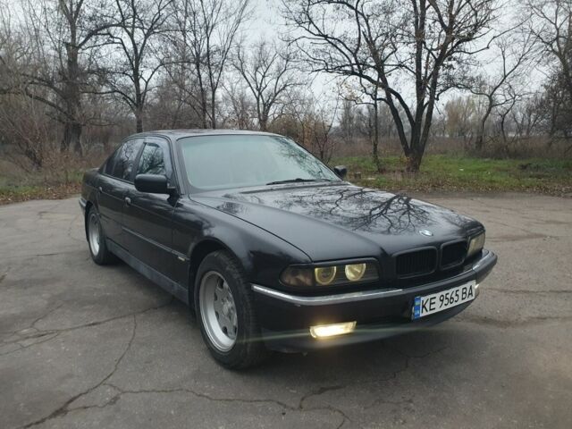 Черный БМВ 7 Серия, объемом двигателя 3 л и пробегом 248 тыс. км за 4000 $, фото 1 на Automoto.ua