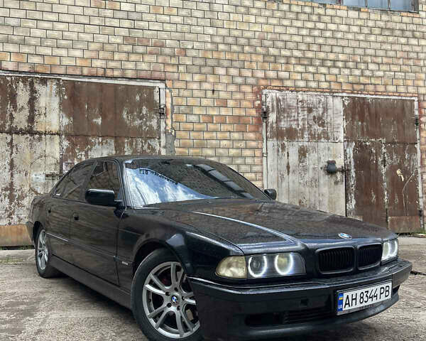 Чорний БМВ 7 Серія, об'ємом двигуна 4.4 л та пробігом 533 тис. км за 4999 $, фото 1 на Automoto.ua