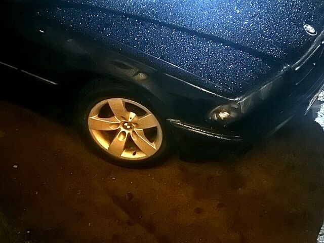 Черный БМВ 7 Серия, объемом двигателя 3.5 л и пробегом 420 тыс. км за 2620 $, фото 1 на Automoto.ua