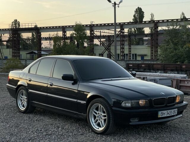 Черный БМВ 7 Серия, объемом двигателя 3.5 л и пробегом 310 тыс. км за 4000 $, фото 1 на Automoto.ua