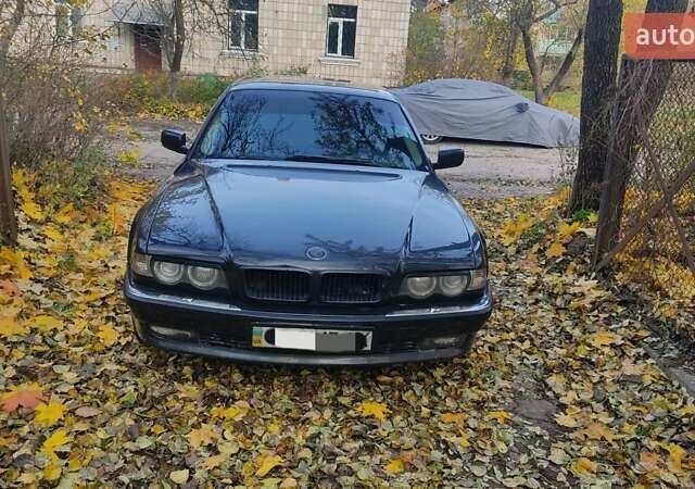 Черный БМВ 7 Серия, объемом двигателя 5.4 л и пробегом 270 тыс. км за 3000 $, фото 1 на Automoto.ua
