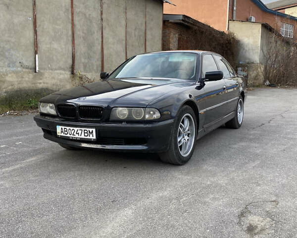 Чорний БМВ 7 Серія, об'ємом двигуна 2.5 л та пробігом 300 тис. км за 3350 $, фото 1 на Automoto.ua