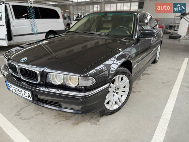 Черный БМВ 7 Серия, объемом двигателя 5.38 л и пробегом 289 тыс. км за 6490 $, фото 1 на Automoto.ua