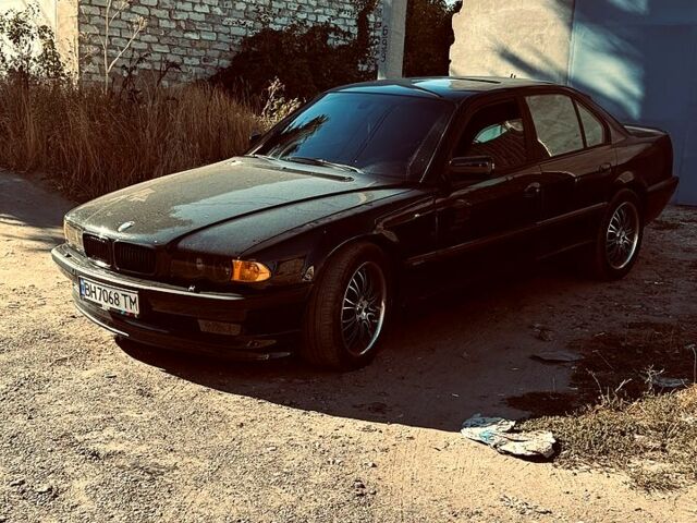 Черный БМВ 7 Серия, объемом двигателя 4.4 л и пробегом 0 тыс. км за 5500 $, фото 1 на Automoto.ua