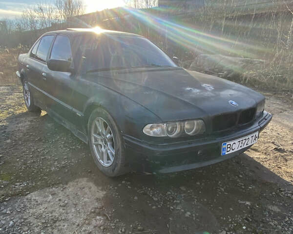 Чорний БМВ 7 Серія, об'ємом двигуна 4.4 л та пробігом 300 тис. км за 2600 $, фото 1 на Automoto.ua