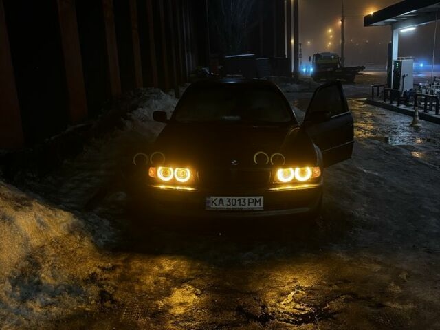 Черный БМВ 7 Серия, объемом двигателя 3.5 л и пробегом 320 тыс. км за 3300 $, фото 1 на Automoto.ua