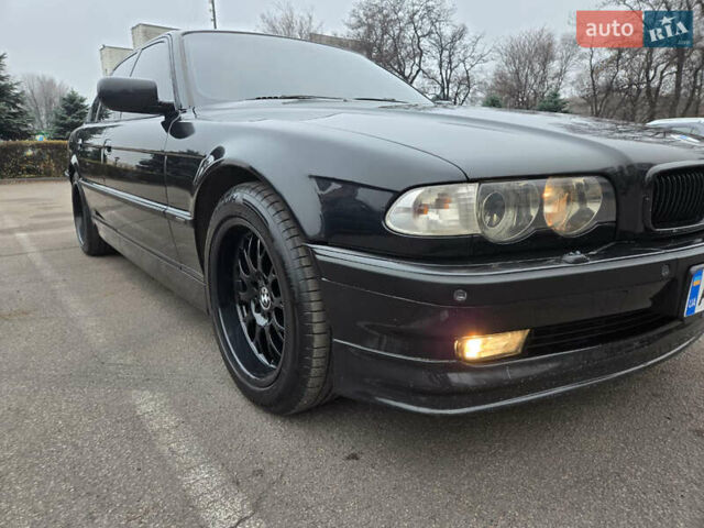 Чорний БМВ 7 Серія, об'ємом двигуна 3 л та пробігом 375 тис. км за 12500 $, фото 1 на Automoto.ua