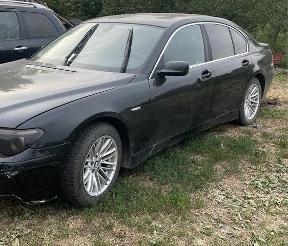 Черный БМВ 7 Серия, объемом двигателя 4.4 л и пробегом 180 тыс. км за 3000 $, фото 1 на Automoto.ua