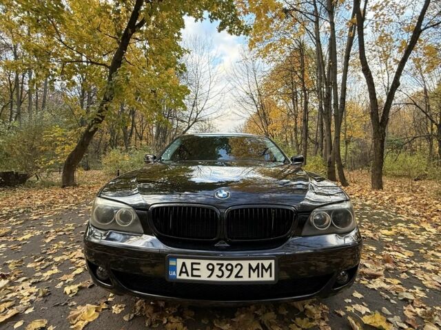 Черный БМВ 7 Серия, объемом двигателя 4.8 л и пробегом 262 тыс. км за 7350 $, фото 1 на Automoto.ua