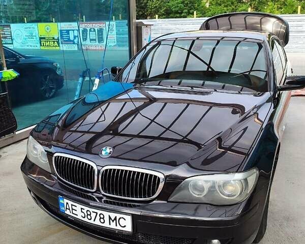 Черный БМВ 7 Серия, объемом двигателя 4.8 л и пробегом 224 тыс. км за 14000 $, фото 1 на Automoto.ua