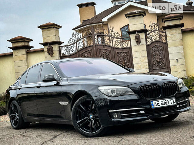 Черный БМВ 7 Серия, объемом двигателя 4.4 л и пробегом 156 тыс. км за 11500 $, фото 1 на Automoto.ua