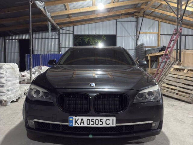 Черный БМВ 7 Серия, объемом двигателя 2.99 л и пробегом 230 тыс. км за 19000 $, фото 1 на Automoto.ua