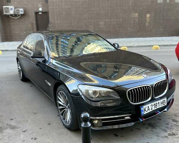 Черный БМВ 7 Серия, объемом двигателя 3 л и пробегом 220 тыс. км за 15600 $, фото 1 на Automoto.ua