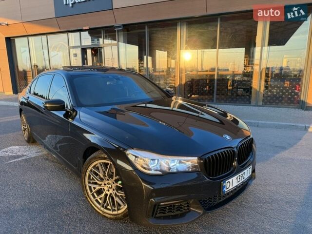 Чорний БМВ 7 Серія, об'ємом двигуна 2.98 л та пробігом 196 тис. км за 26900 $, фото 1 на Automoto.ua