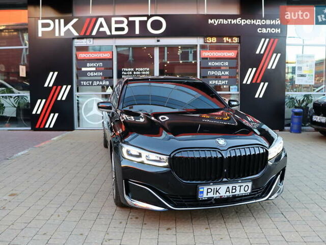 Черный БМВ 7 Серия, объемом двигателя 3 л и пробегом 119 тыс. км за 66900 $, фото 1 на Automoto.ua