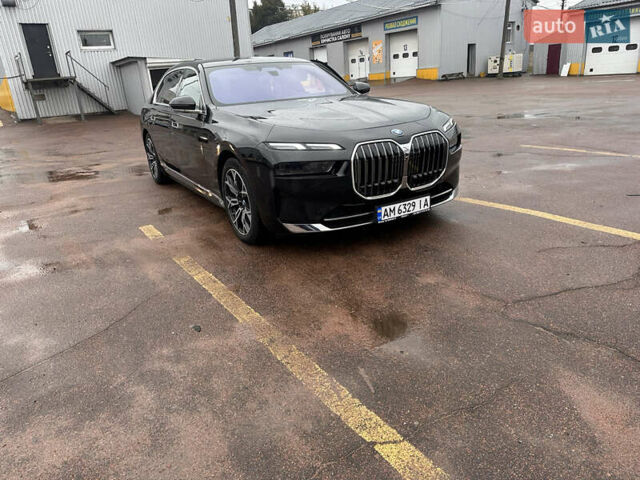 Черный БМВ 7 Серия, объемом двигателя 3 л и пробегом 15 тыс. км за 129000 $, фото 1 на Automoto.ua
