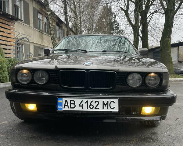 Коричневый БМВ 7 Серия, объемом двигателя 2.97 л и пробегом 365 тыс. км за 2500 $, фото 1 на Automoto.ua