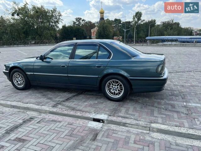БМВ 7 Серия, объемом двигателя 3.5 л и пробегом 382 тыс. км за 5500 $, фото 1 на Automoto.ua