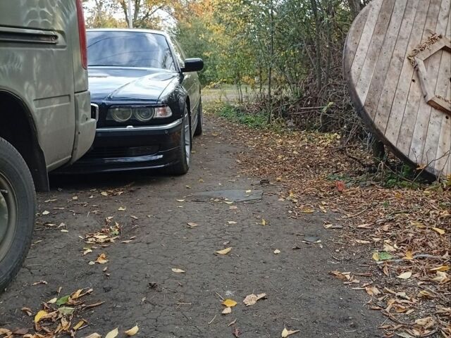 БМВ 7 Серія, об'ємом двигуна 4.4 л та пробігом 390 тис. км за 5000 $, фото 1 на Automoto.ua