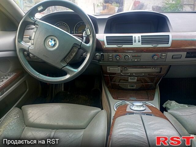 БМВ 7 Серия, объемом двигателя 4.4 л и пробегом 300 тыс. км за 4000 $, фото 1 на Automoto.ua