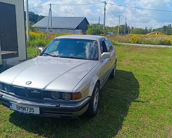 Серый БМВ 7 Серия, объемом двигателя 2.99 л и пробегом 300 тыс. км за 3500 $, фото 1 на Automoto.ua