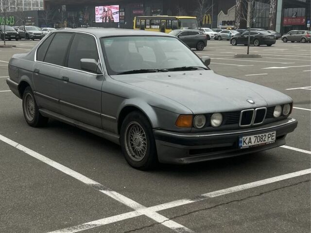 Серый БМВ 7 Серия, объемом двигателя 3.5 л и пробегом 280 тыс. км за 2200 $, фото 1 на Automoto.ua